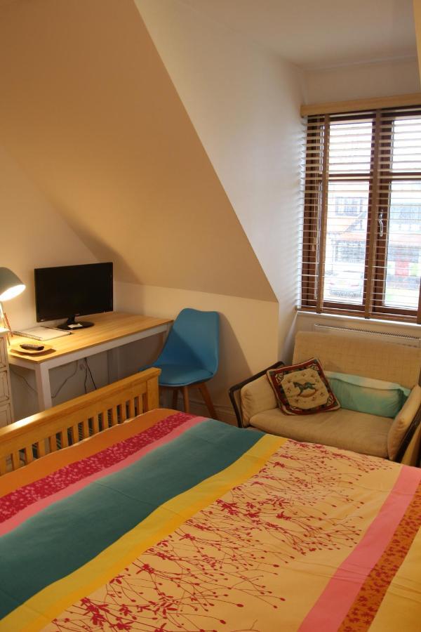 The Enclave Bed & Breakfast เวอร์ทิง ภายนอก รูปภาพ