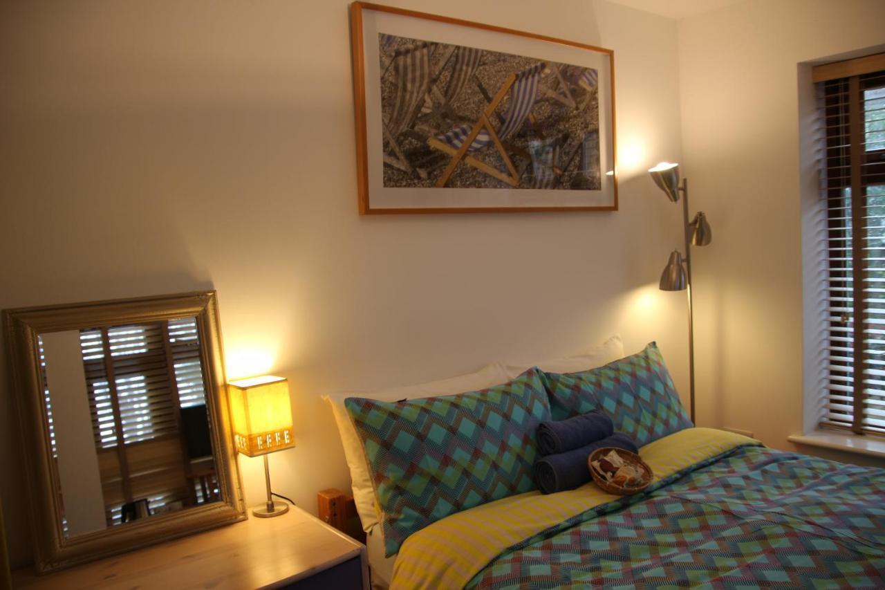 The Enclave Bed & Breakfast เวอร์ทิง ภายนอก รูปภาพ