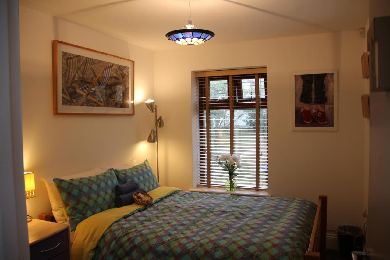 The Enclave Bed & Breakfast เวอร์ทิง ภายนอก รูปภาพ