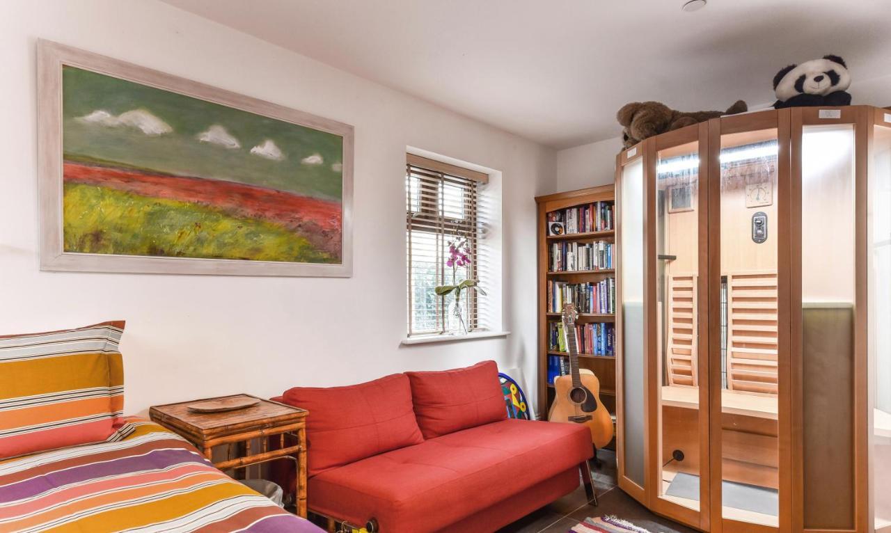 The Enclave Bed & Breakfast เวอร์ทิง ภายนอก รูปภาพ