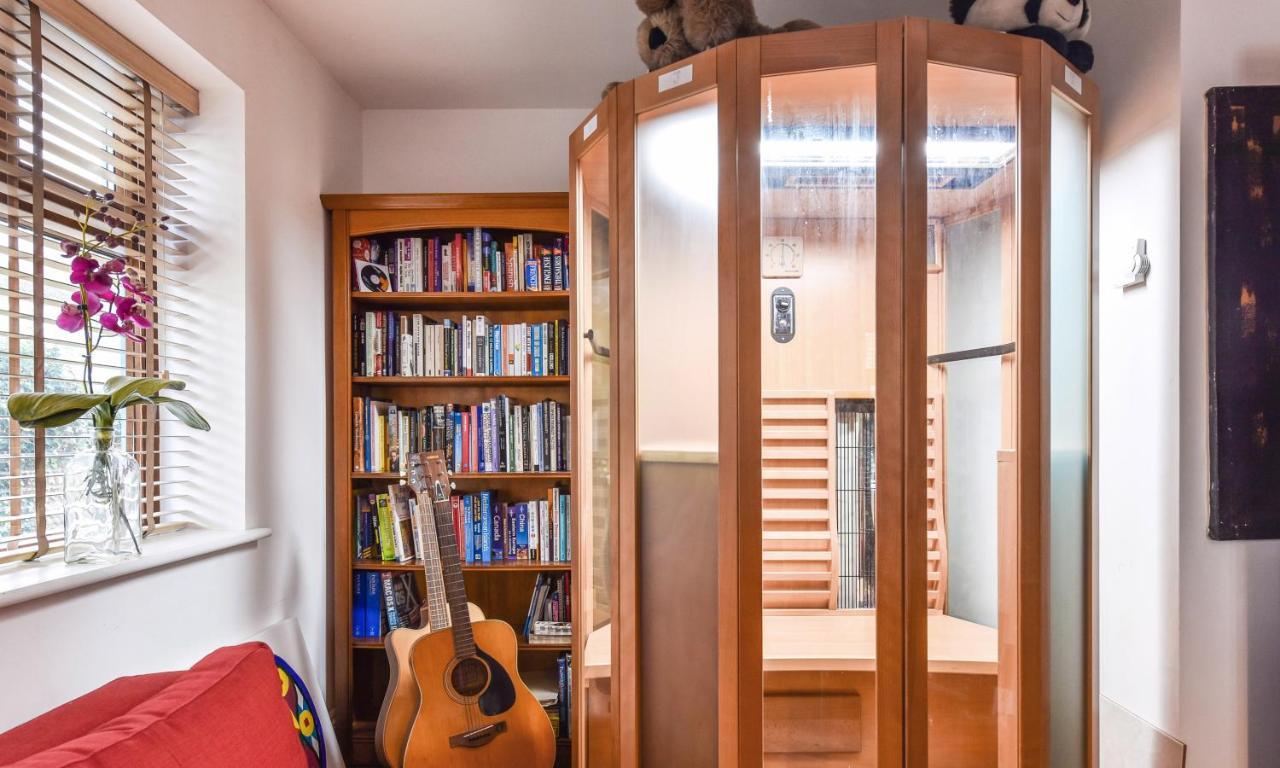 The Enclave Bed & Breakfast เวอร์ทิง ภายนอก รูปภาพ