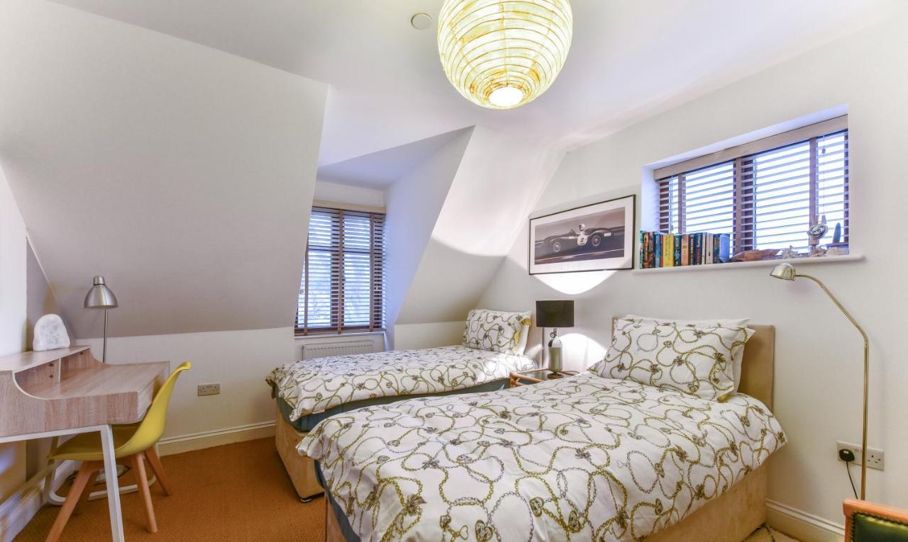 The Enclave Bed & Breakfast เวอร์ทิง ภายนอก รูปภาพ