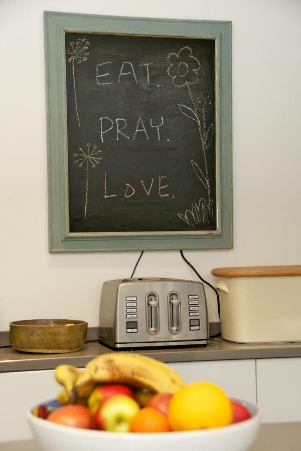 The Enclave Bed & Breakfast เวอร์ทิง ภายนอก รูปภาพ